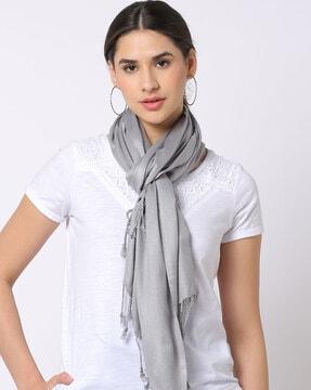 women scarf with tasseled hem