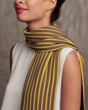 women striped scarf with interlocked hem
