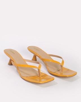 women-thong-strap-kitten-heeled-sandals
