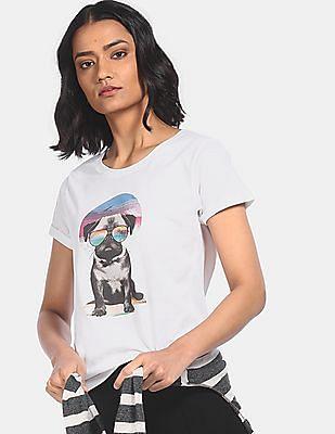 women white round neck graphic print t-shirt