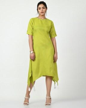 women a-line kurta with asymmetric hem