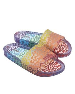 women abstract print flip-flops