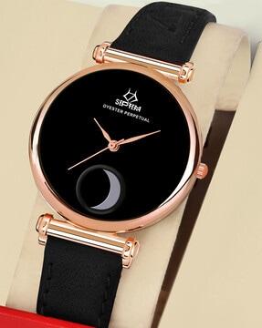 women analogue watch with leather strap