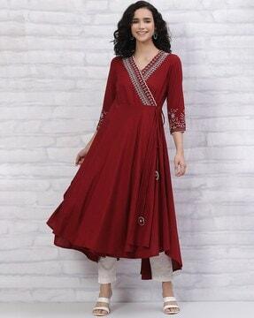 women anarkali kurta with schiffli embroidered sleeves