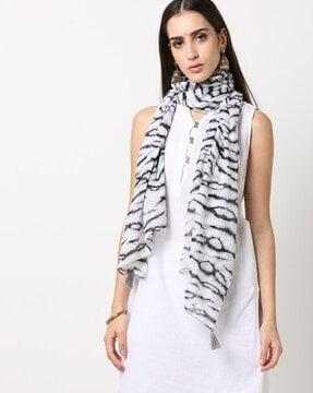 women animal print stole