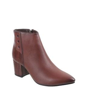 women ankle-length boots with zip fastening