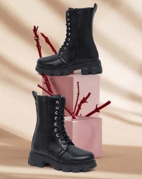 women ankle-length boots with zipper closure