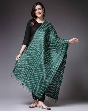 women bandhani print dupatta with tassels