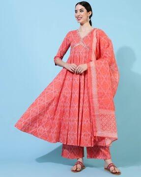women bandhani print flared kurta with palazzos & dupatta