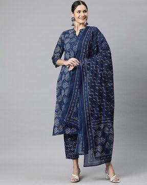 women bandhani print straight kurta with pants & dupatta