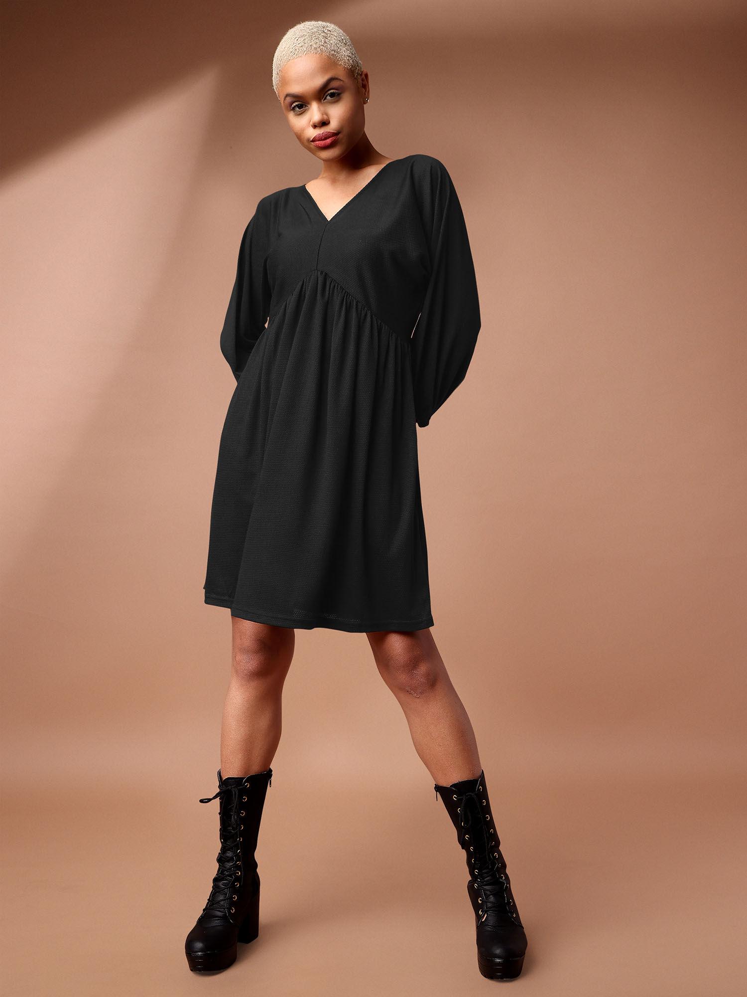 women black flared dress