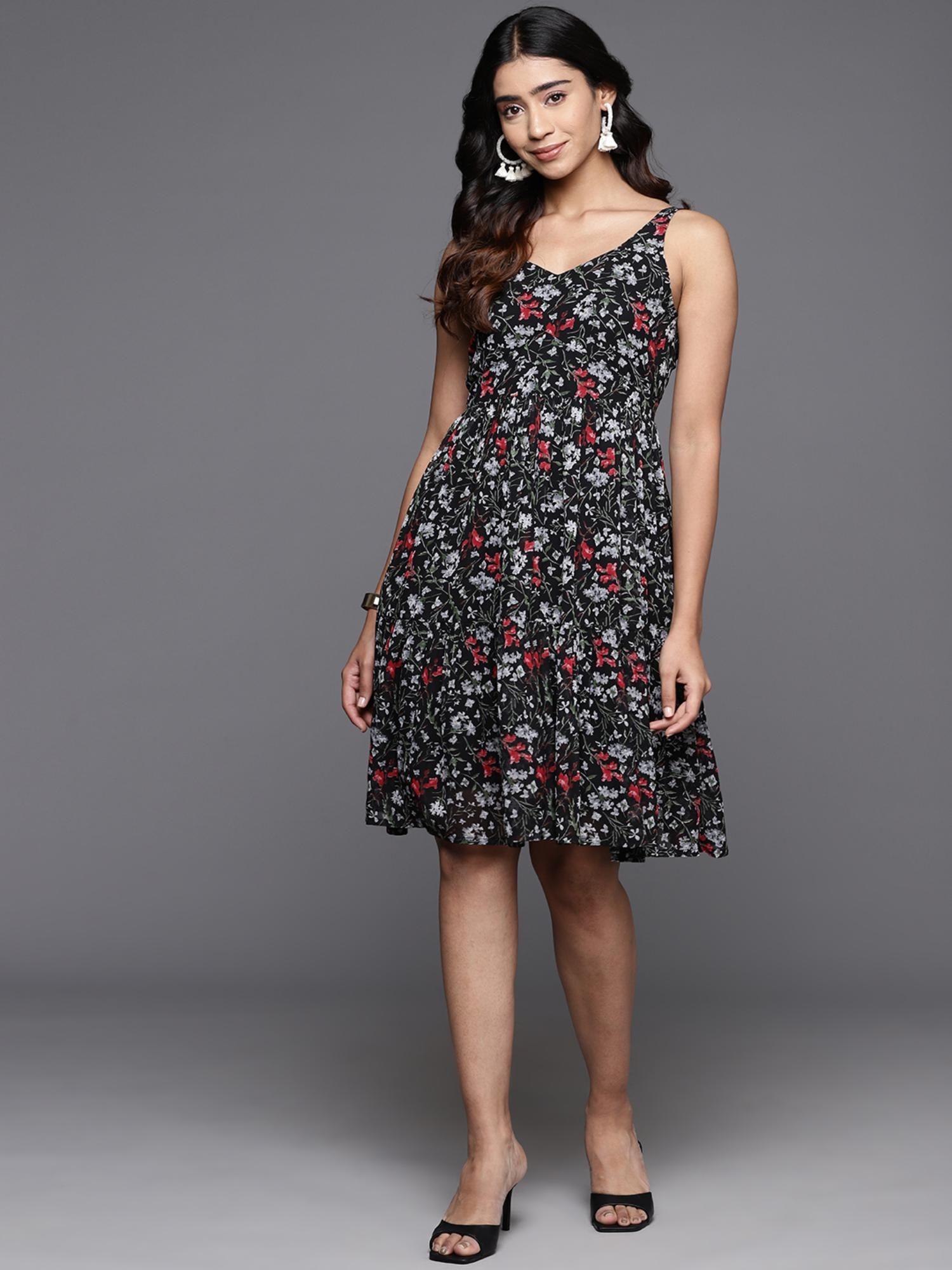 women black floral printed v-neck tiered knee dress with flared hem