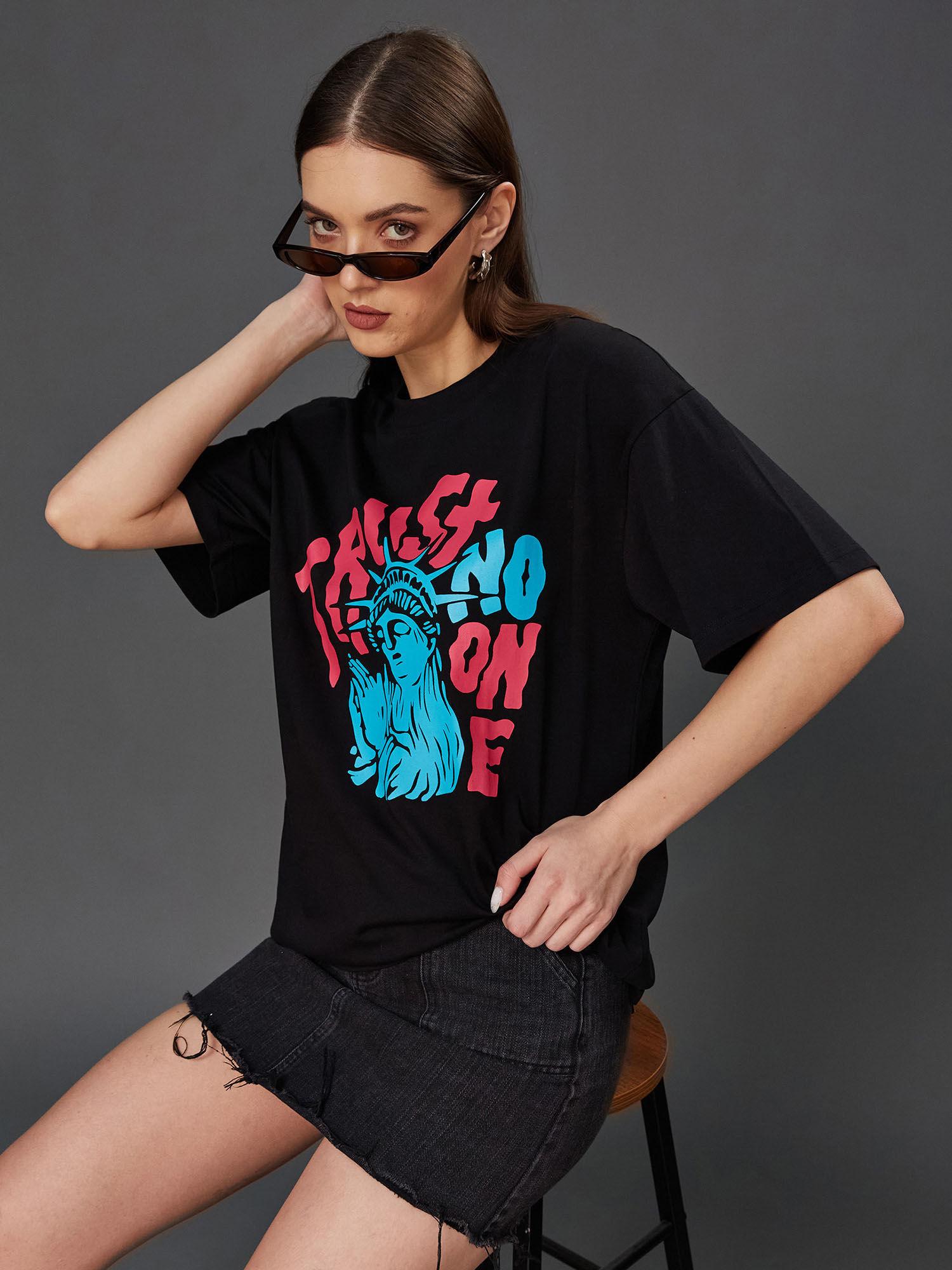 women black half-sleeve regular-length oversized cotton t-shirt