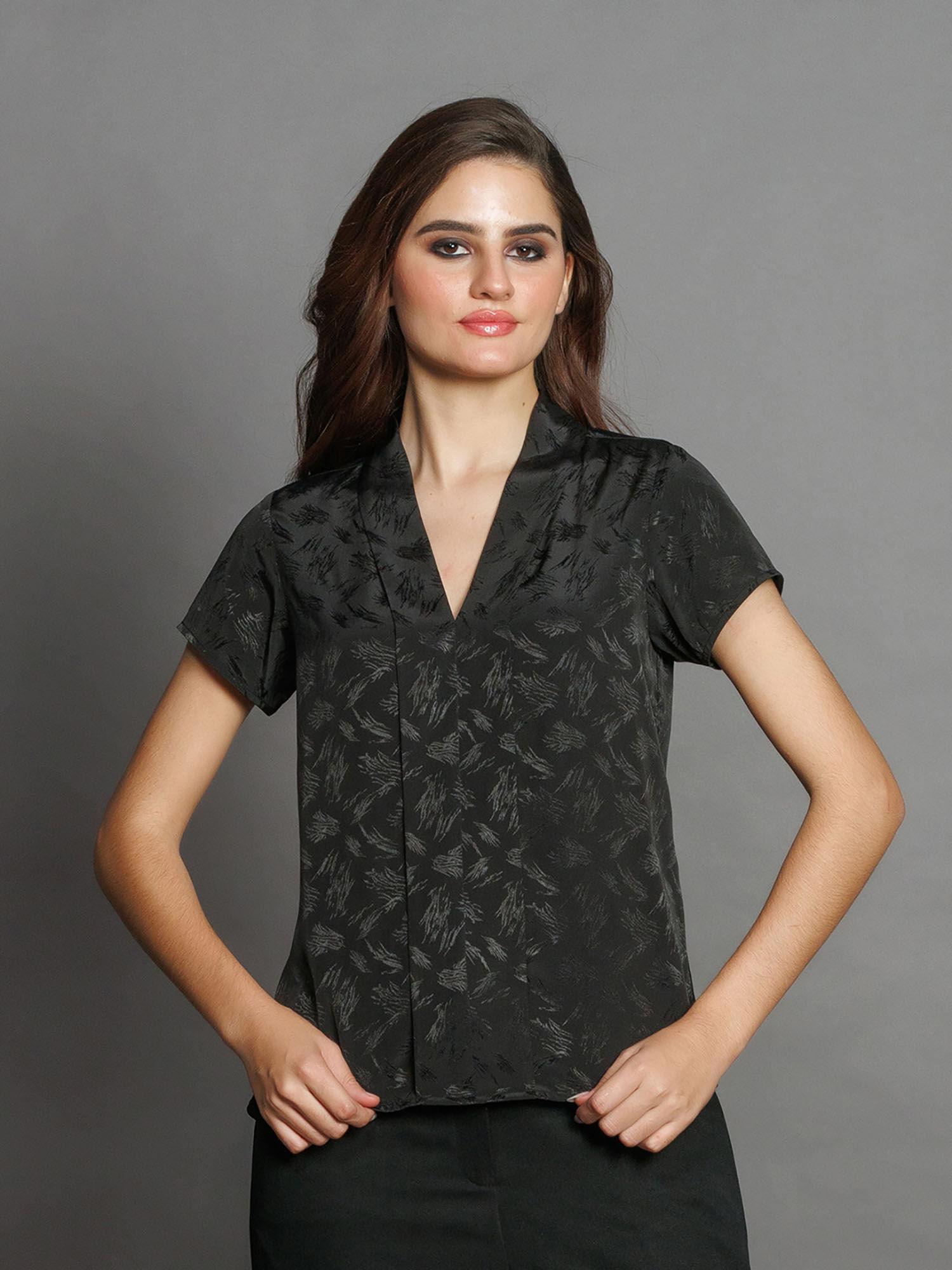 women black printed half sleeves v-neck top