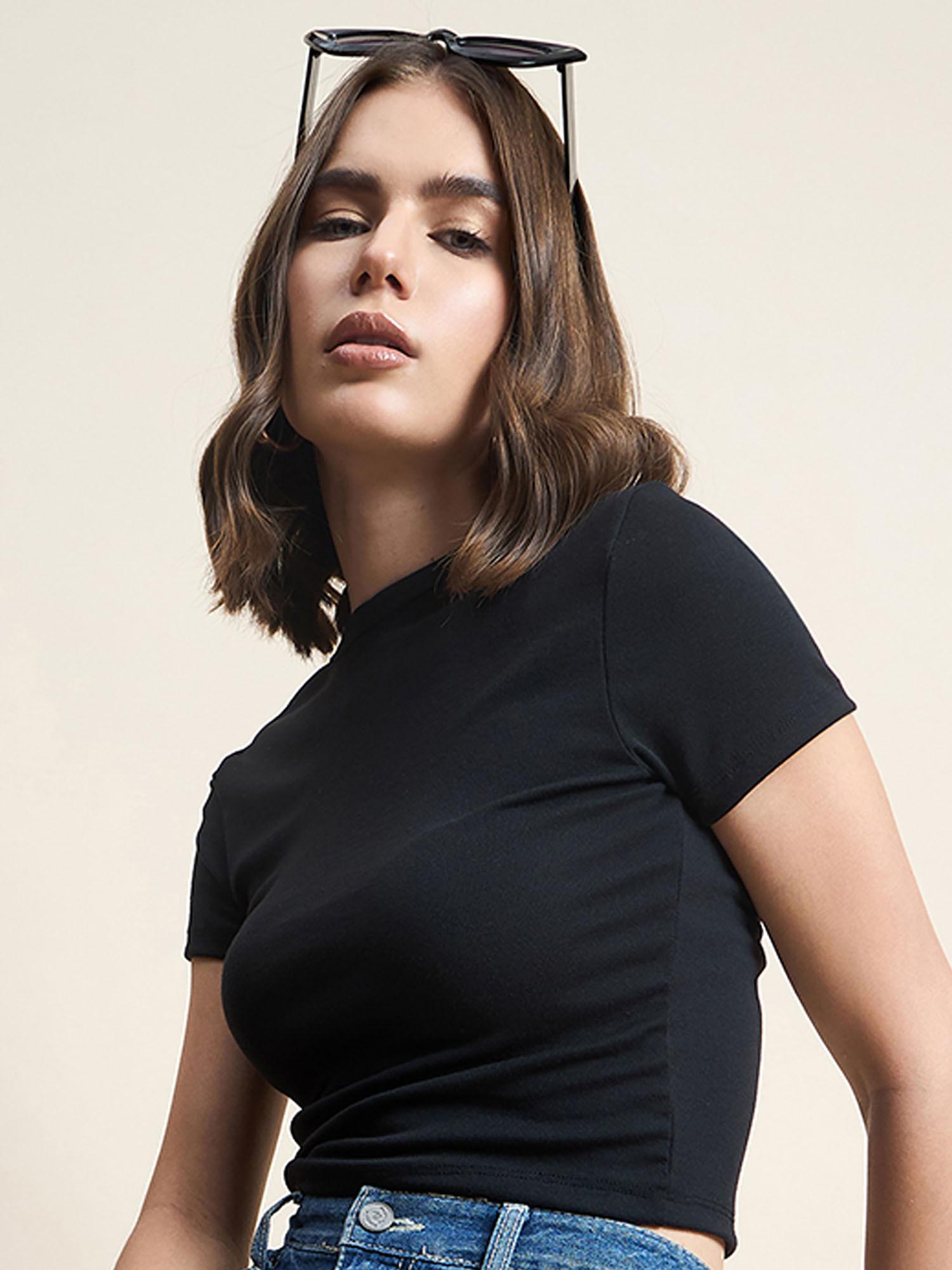 women black round neck t-shirt