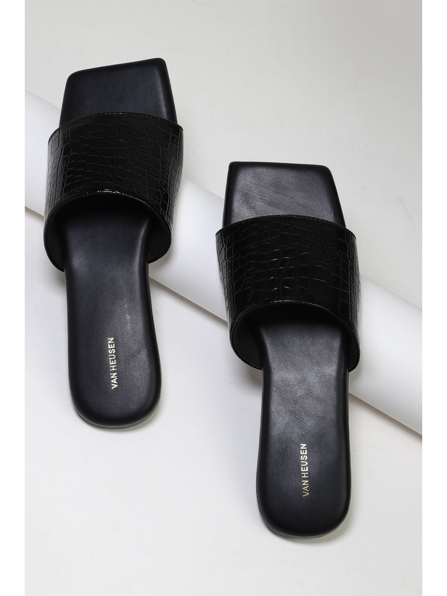 women black sandals