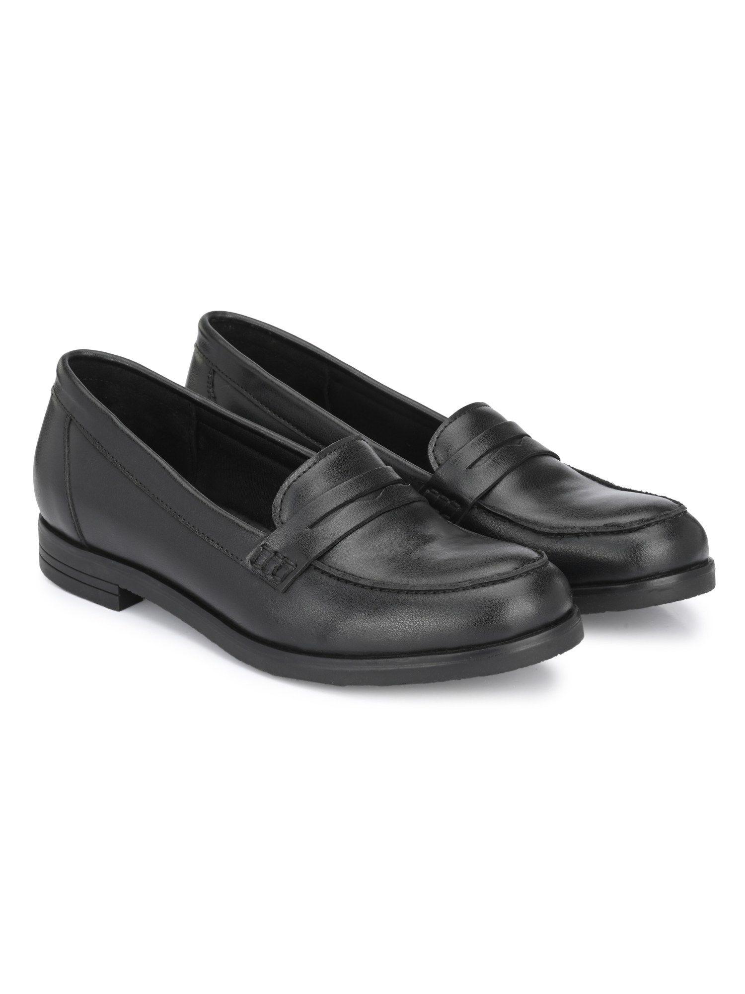 women black solid loafers