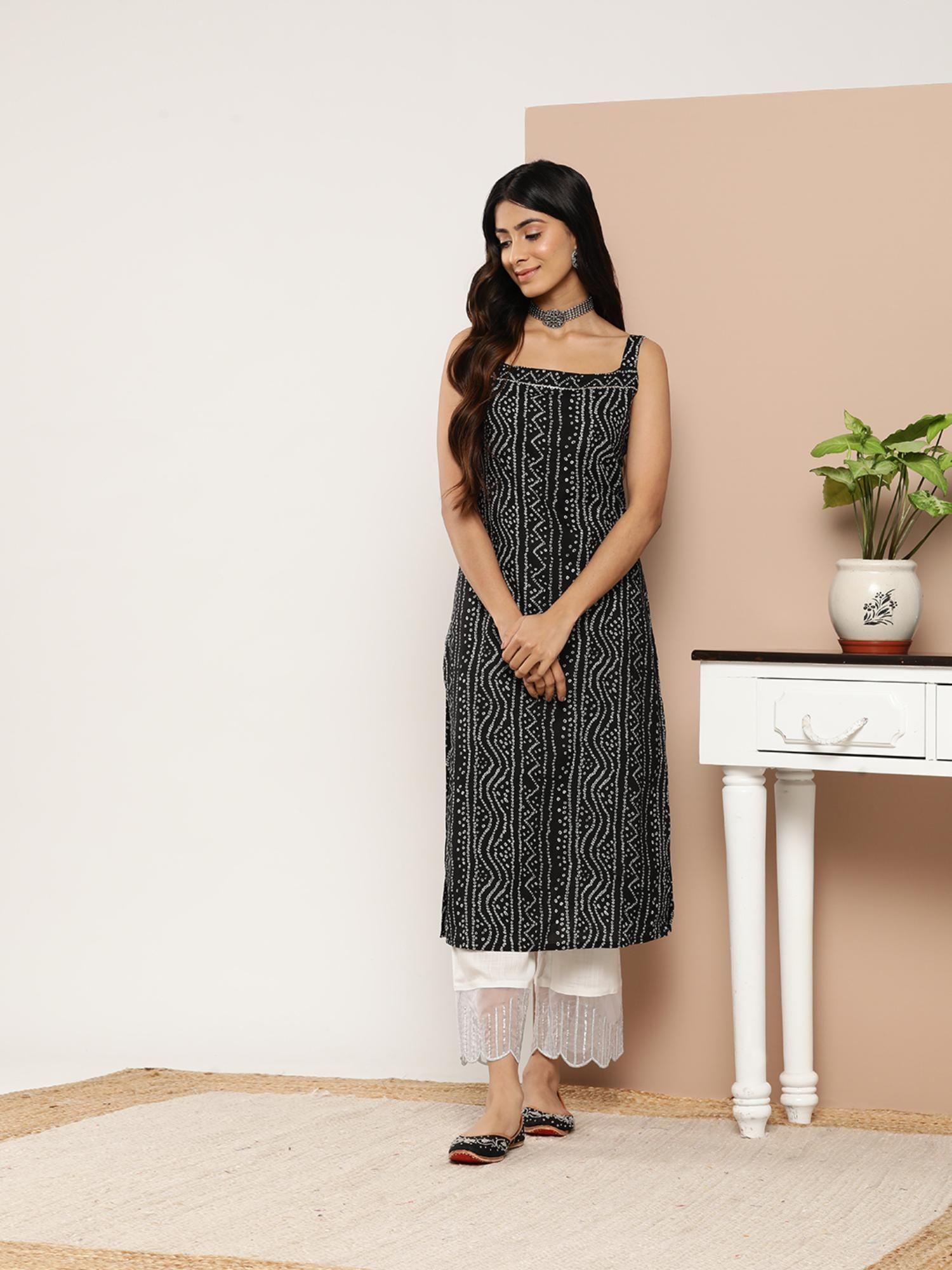 women black straight sleeveless kurta