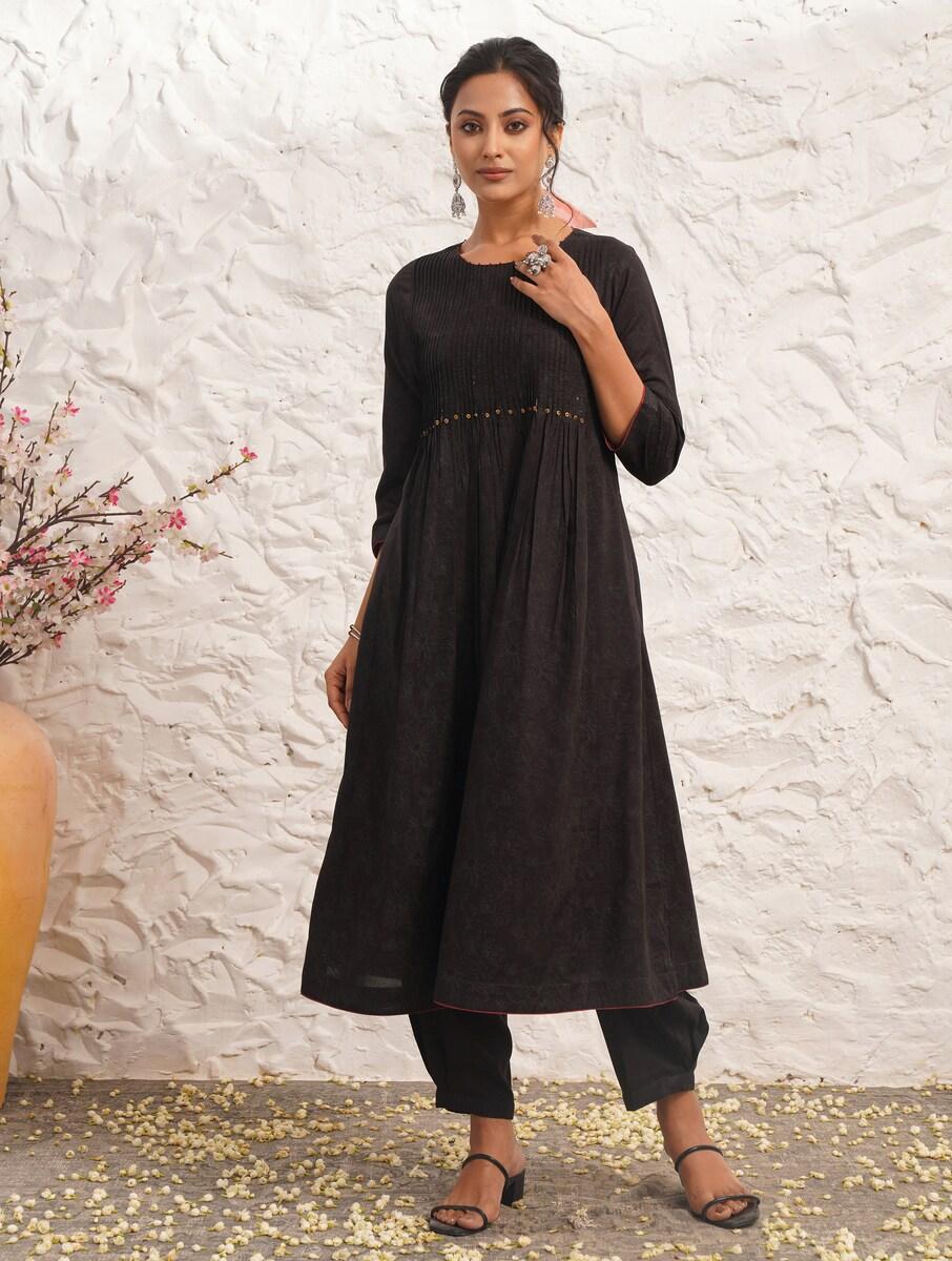 women black viscose block print round neck kurta with pants