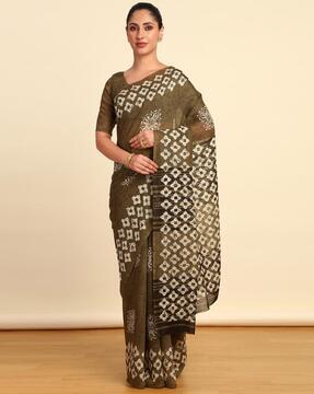 women block print saree with contrast border