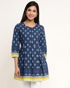 women block print tunic with round neck