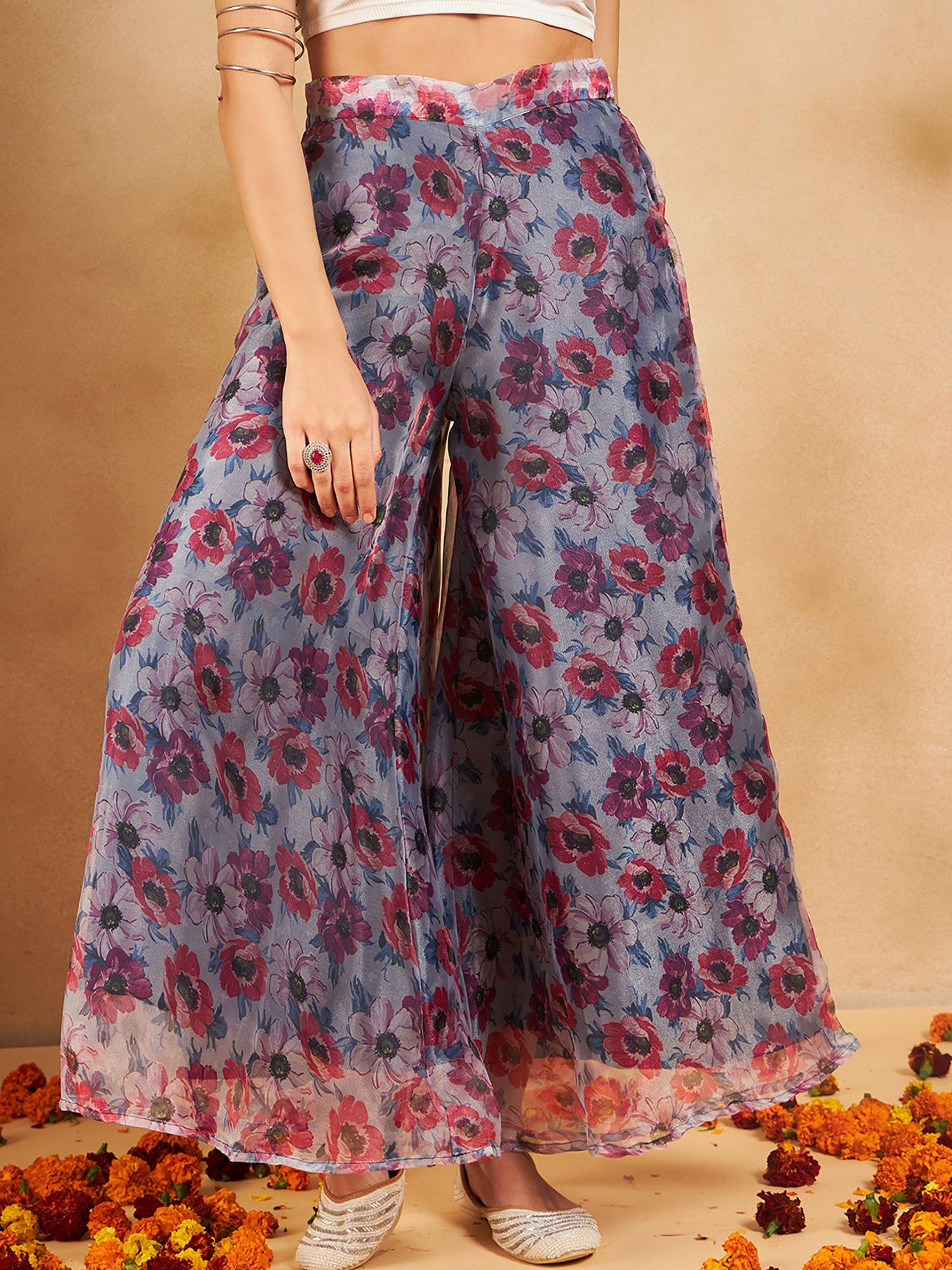 women blue floral palazzo