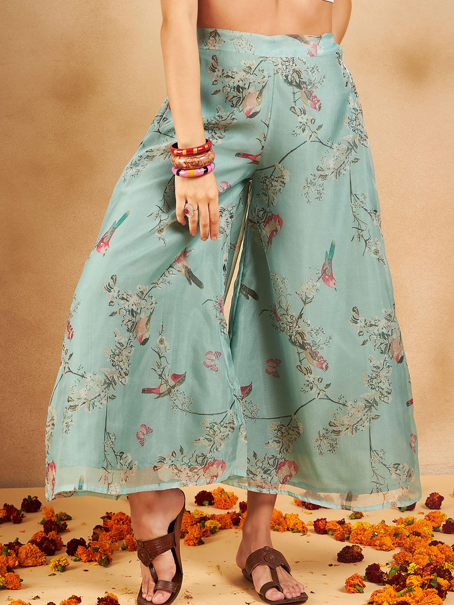 women blue floral palazzo