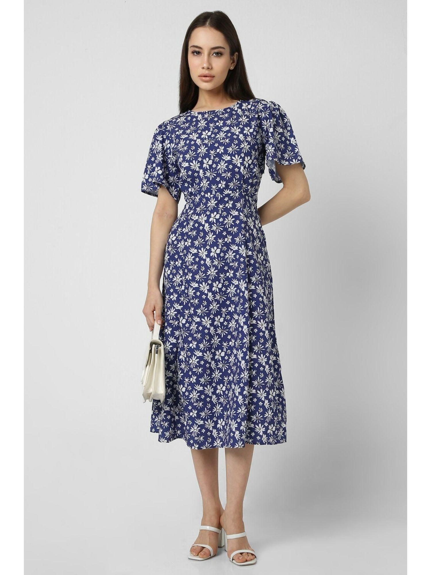 women blue print dress