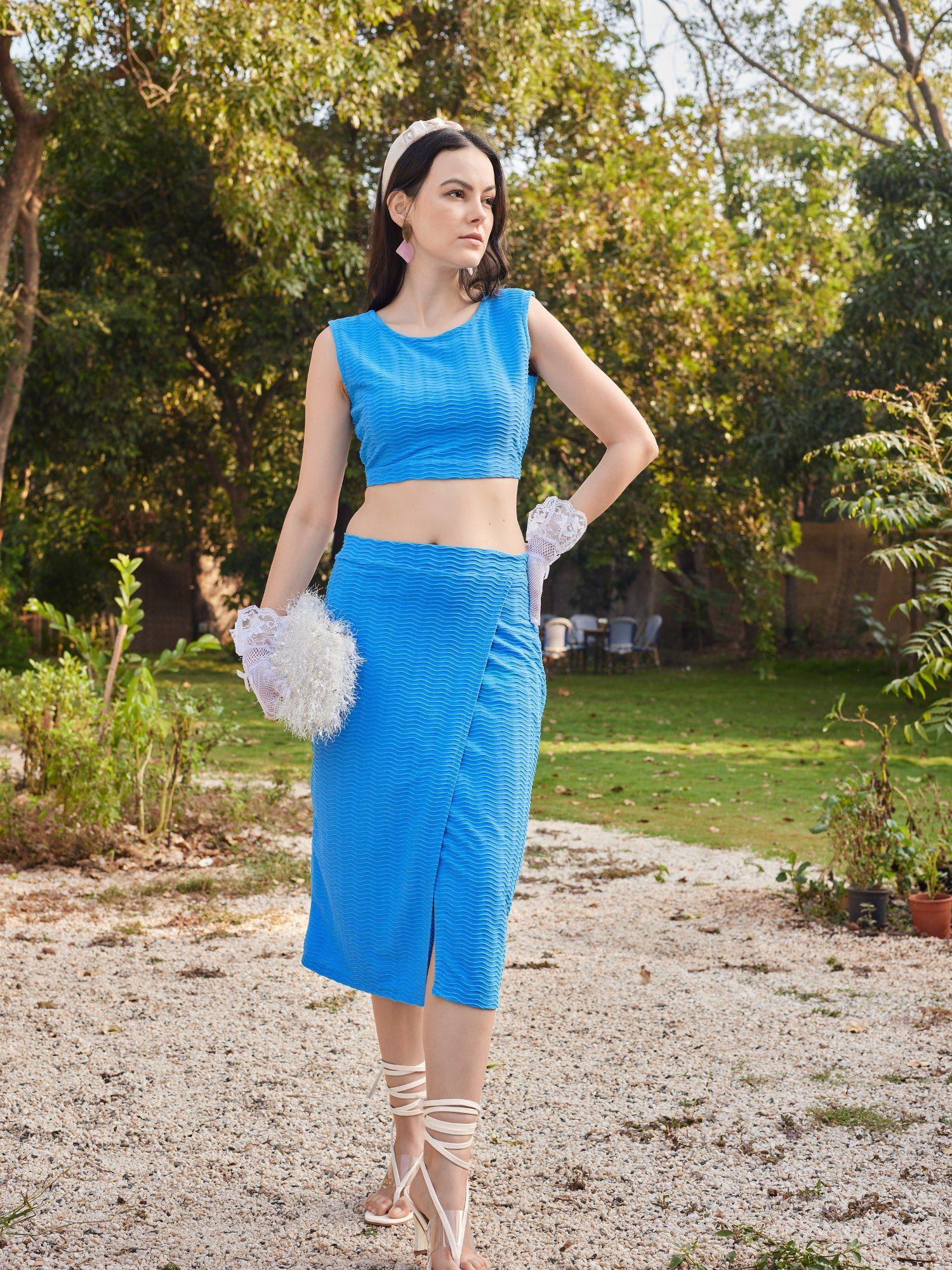 women blue texture crop top and wrap midi skirt (set of 2)