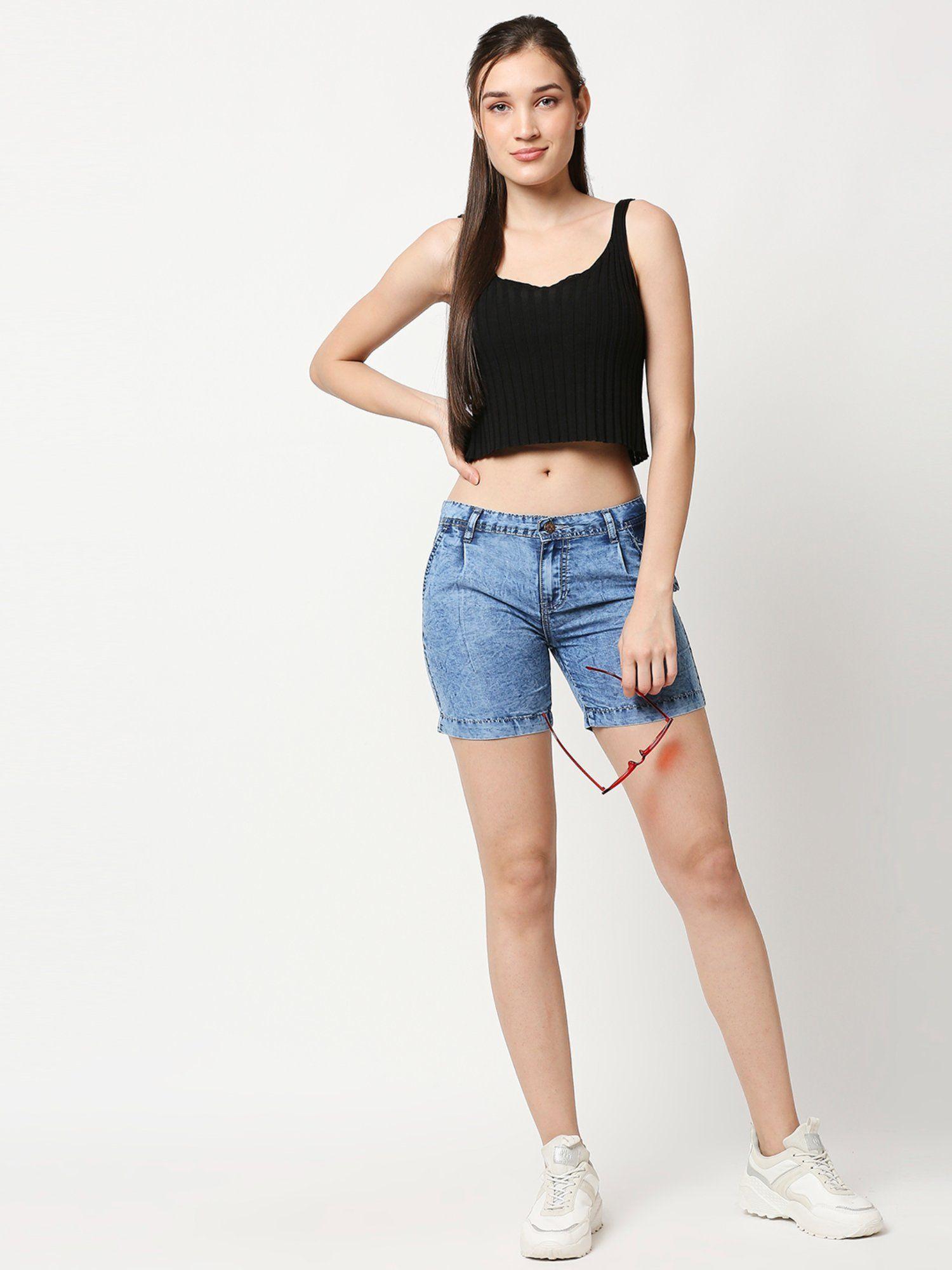 women blue washed mid-rise denim shorts