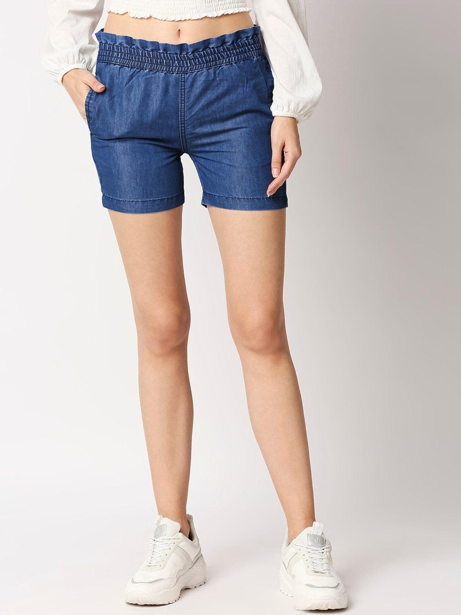 women blue washed slim fit denim shorts