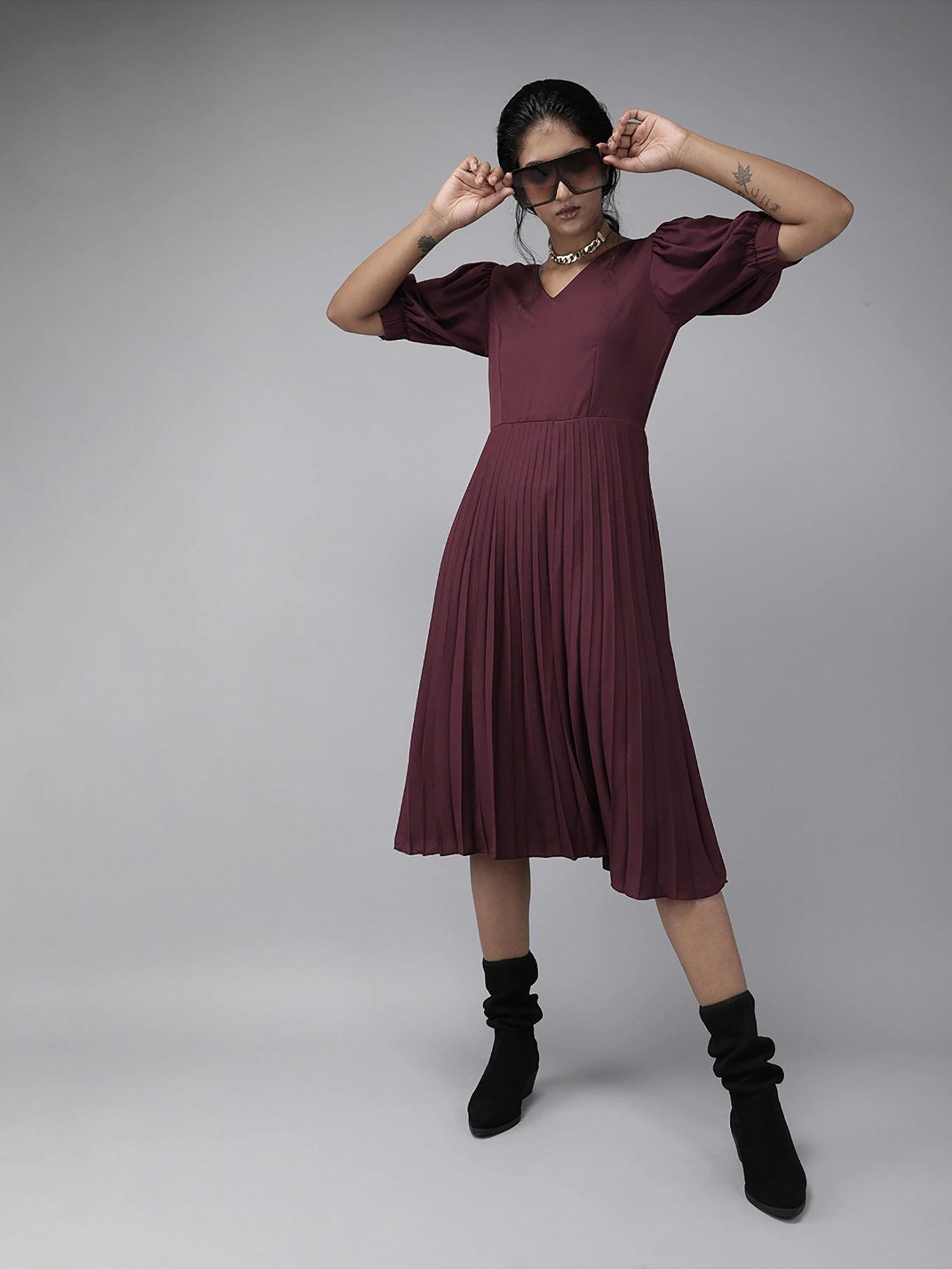 women casual wine colour midi solid dress