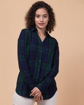 women checked relaxed fit shirt with curved hem