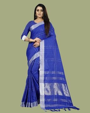 women checked saree with contrast border