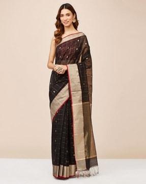 women checked saree with contrast border