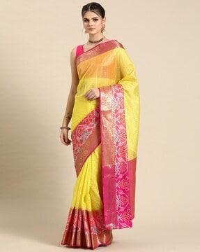 women checked saree with contrast border