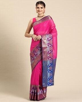 women checked saree with contrast border