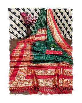 women checked saree with contrast border