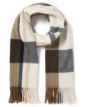 women checked scarf with tassels