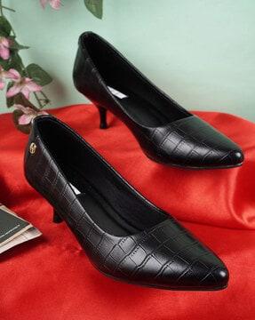 women checked slip-on pumps