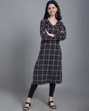 women checked straight kurta with full sleeves