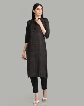 women checked straight kurta with pants