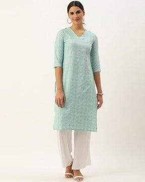 women checked straight kurta with v-neck