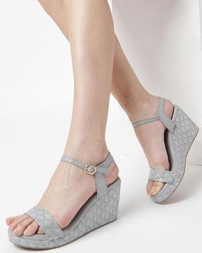 women checked wedges with ankle loop