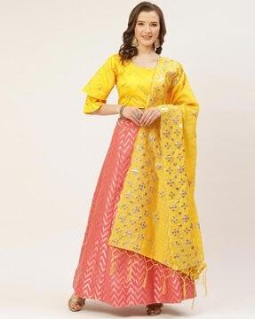 women chevron pattern flared lehenga choli with dupatta