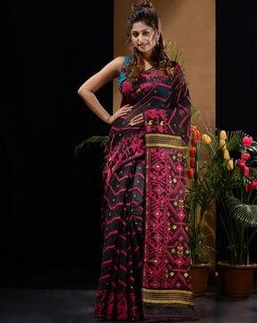 women chevron pattern handwoven jamdani saree