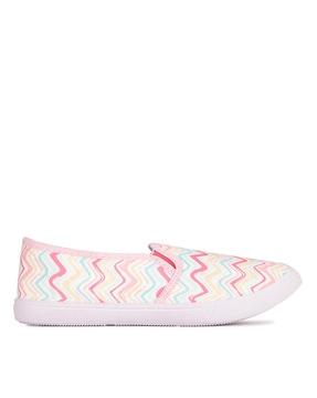 women chevron print round-toe slip-on shoes