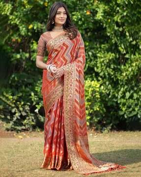 women chevron print saree with contrast border