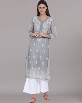 women chikankari embroidered straight kurta with slip