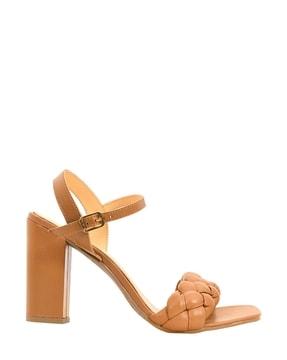 women chunky heeled sandal with buckle fastening